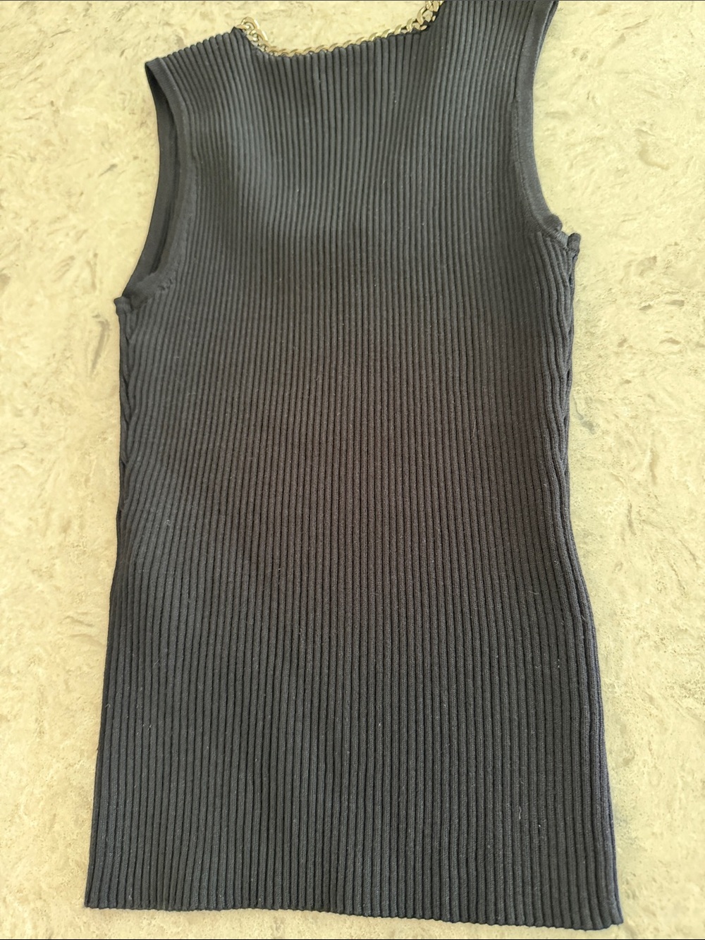 Sleeveless Ribbed Chunky Chain Tank top - Picture 4 of 5